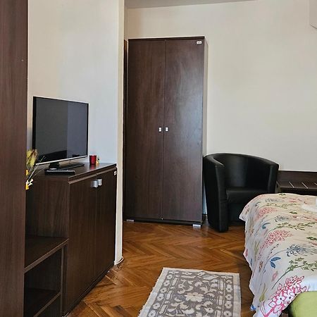 Apartment Zarnesti City Centre Vmp Free Parking エクステリア 写真