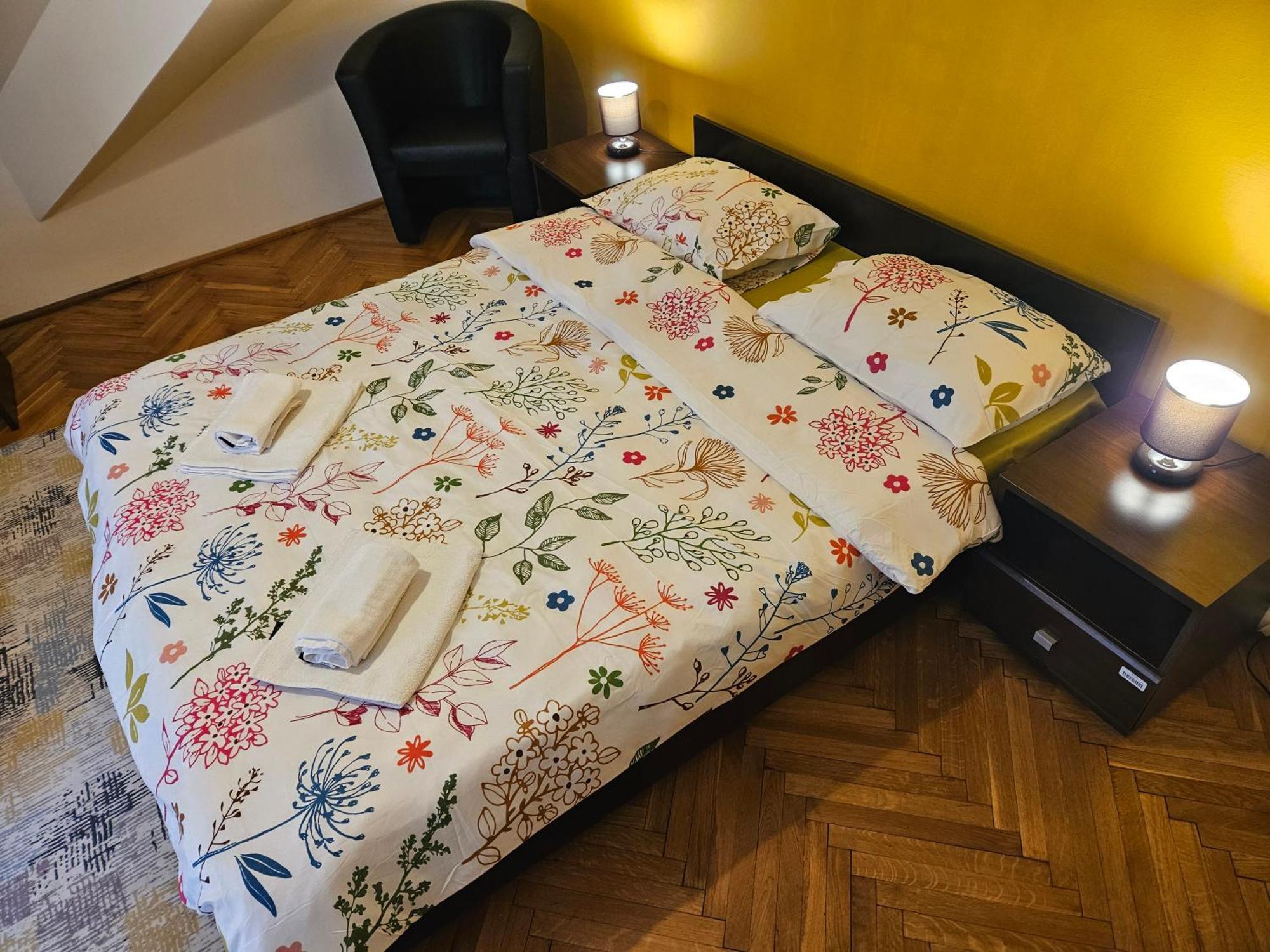Apartment Zarnesti City Centre Vmp Free Parking エクステリア 写真