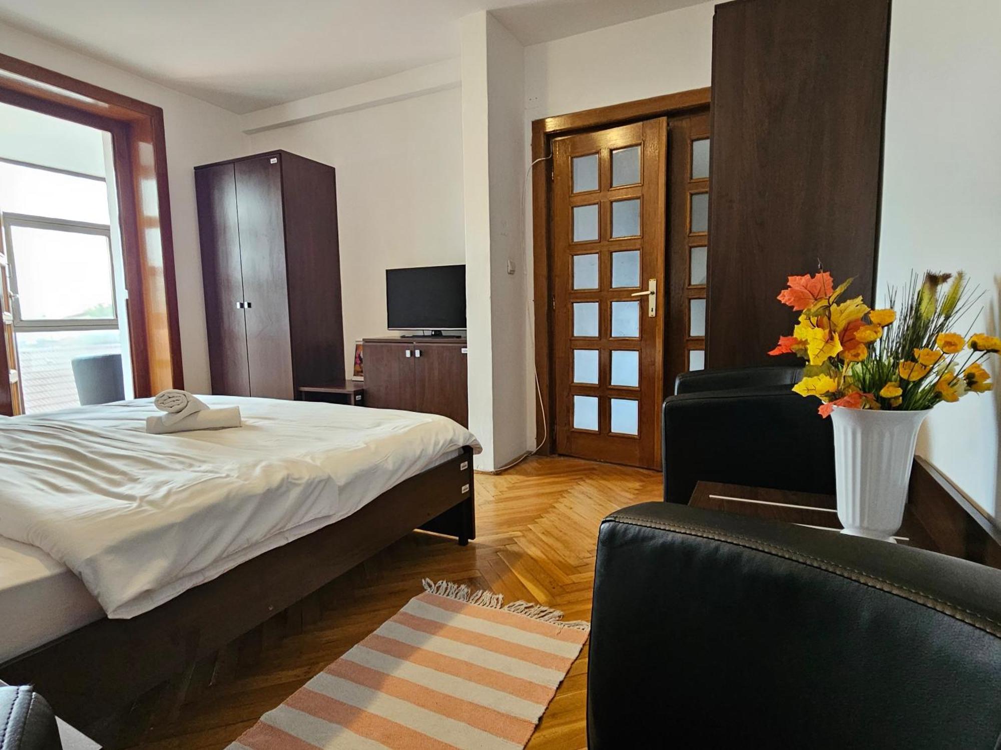 Apartment Zarnesti City Centre Vmp Free Parking エクステリア 写真